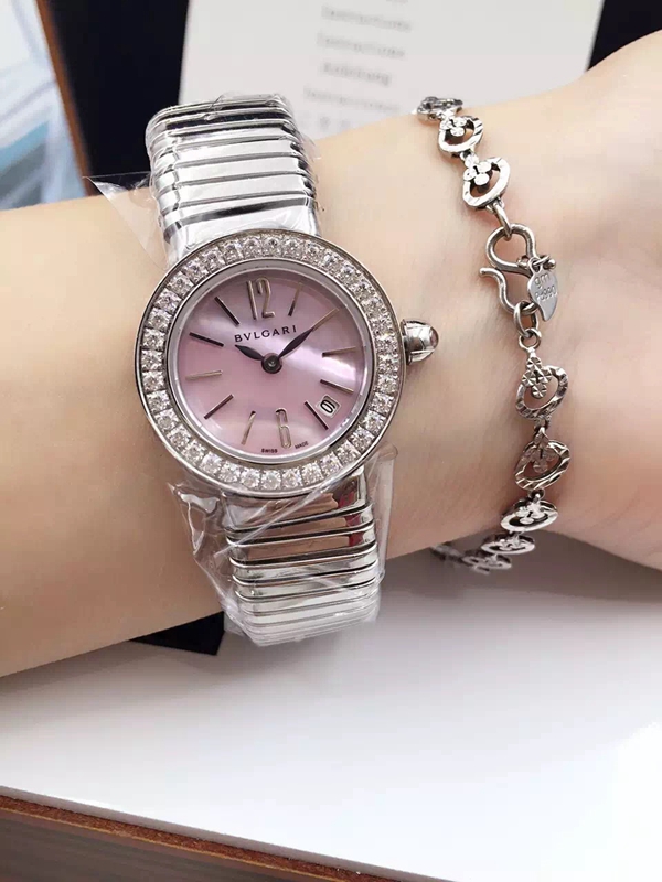 ブルガリ時計正面デザイン